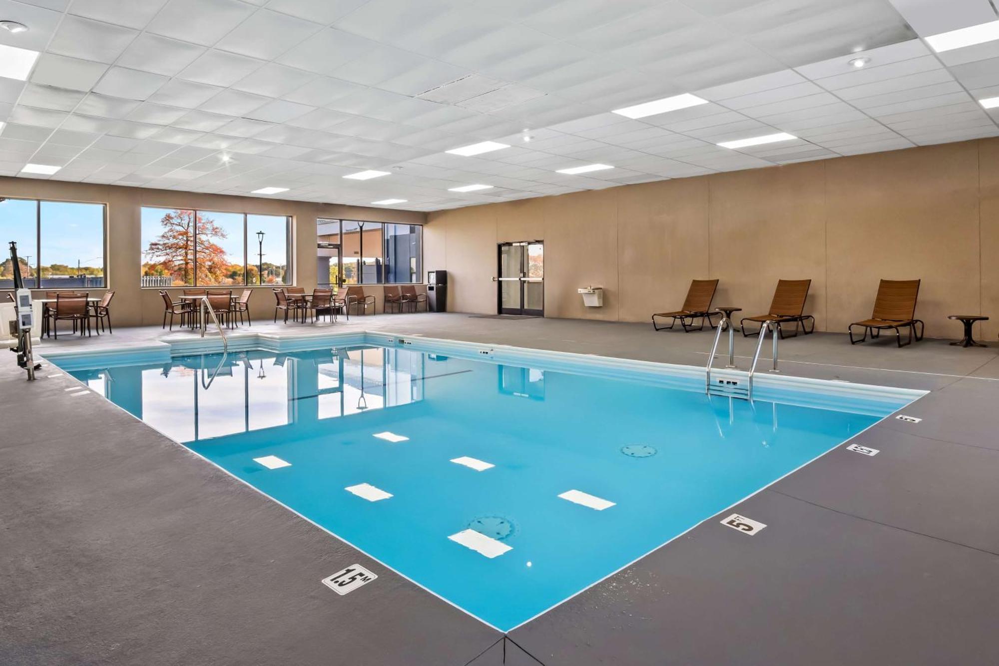 Surestay Plus Hotel By Best Western Stevensville St Joseph Ngoại thất bức ảnh